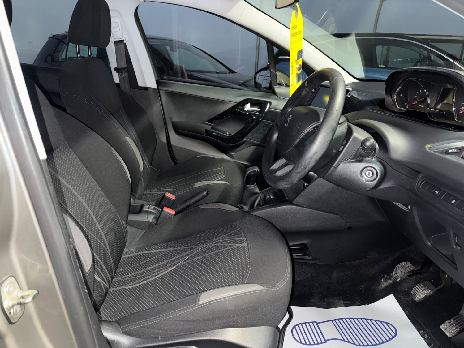 Used Peugeot 208 2013 for sale - 76644558: Photo 42