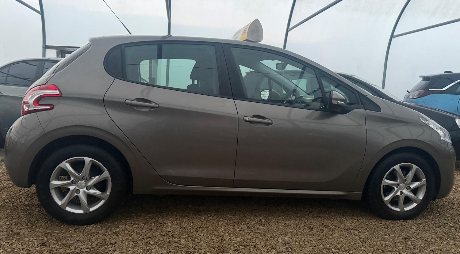 Used Peugeot 208 2013 for sale - 76644558: Photo 5