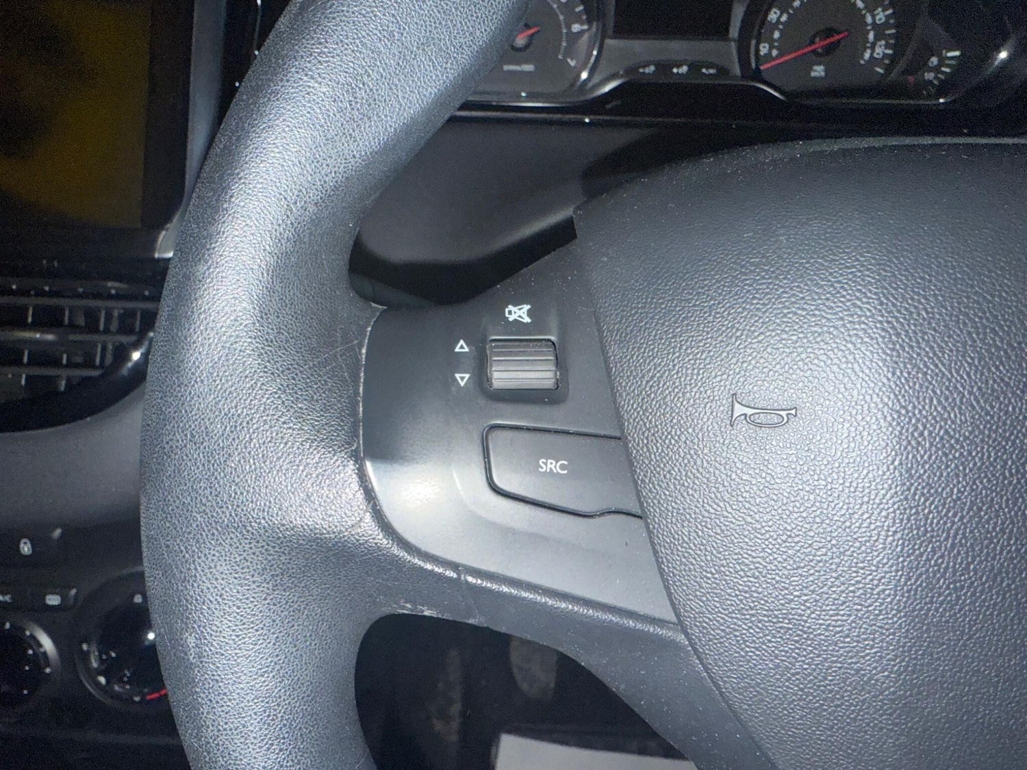 Used Peugeot 208 2013 for sale - 76644558: Photo 54