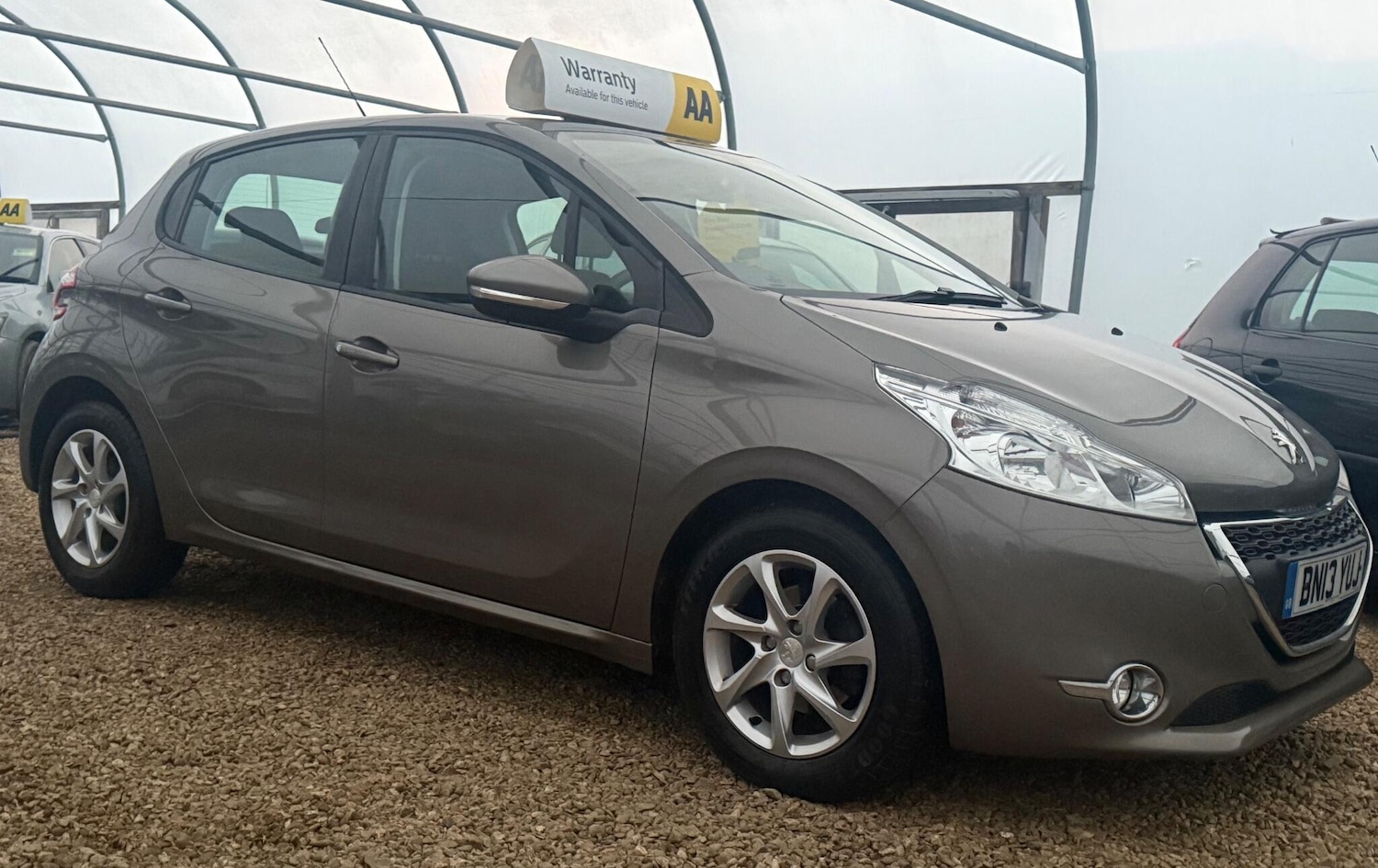 Used Peugeot 208 2013 for sale - 76644558: Photo 8