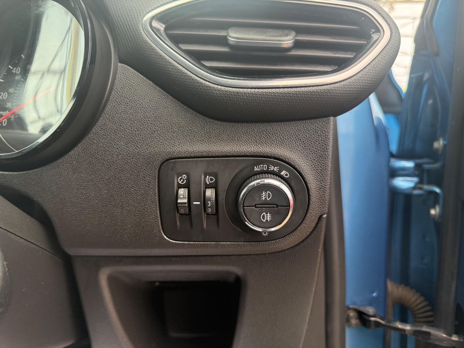 Used Vauxhall Crossland X 2017 for sale - 77052498: Photo 60