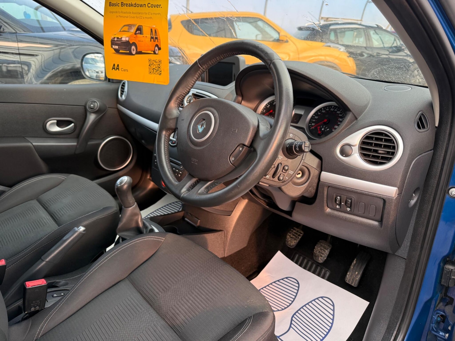 Used Renault Clio 2011 for sale - 76735237: Photo 12