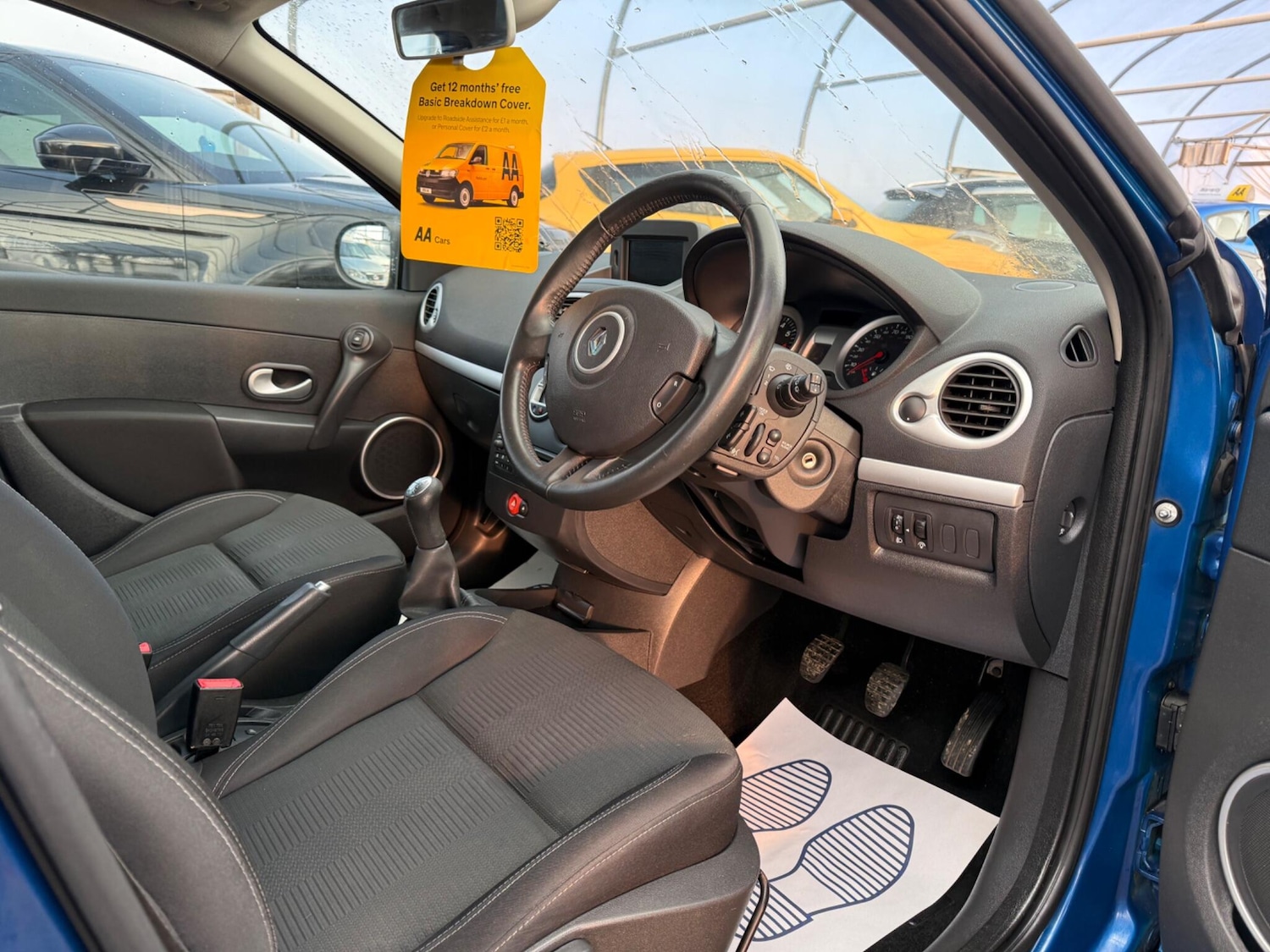 Used Renault Clio 2011 for sale - 76735237: Photo 14