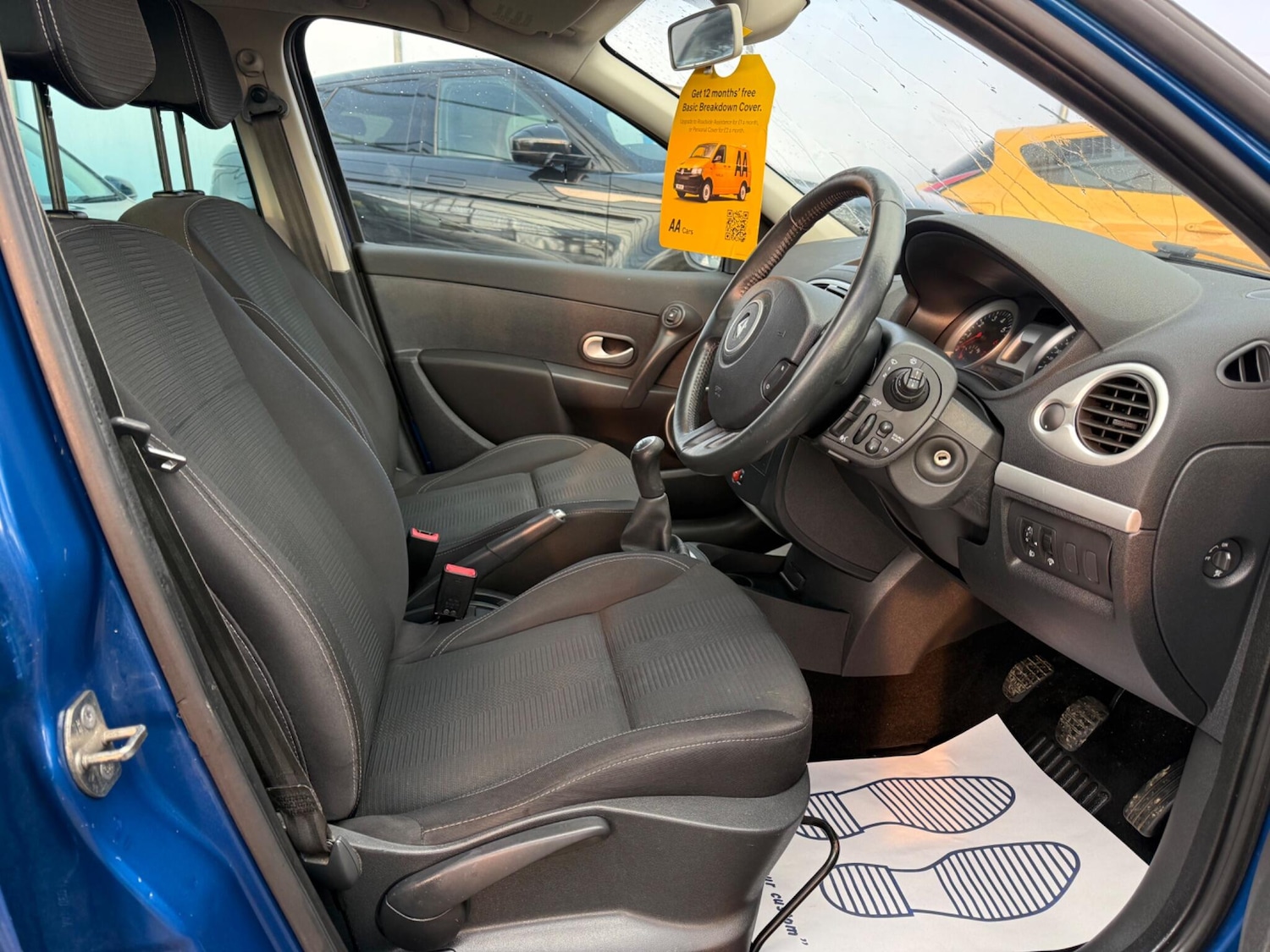 Used Renault Clio 2011 for sale - 76735237: Photo 15