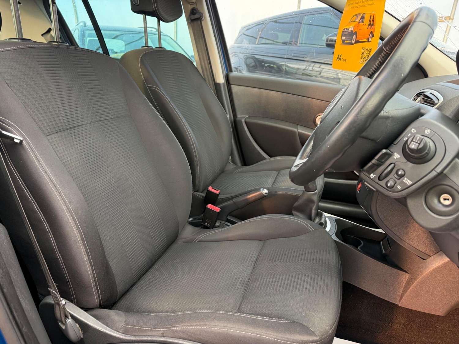 Used Renault Clio 2011 for sale - 76735237: Photo 16