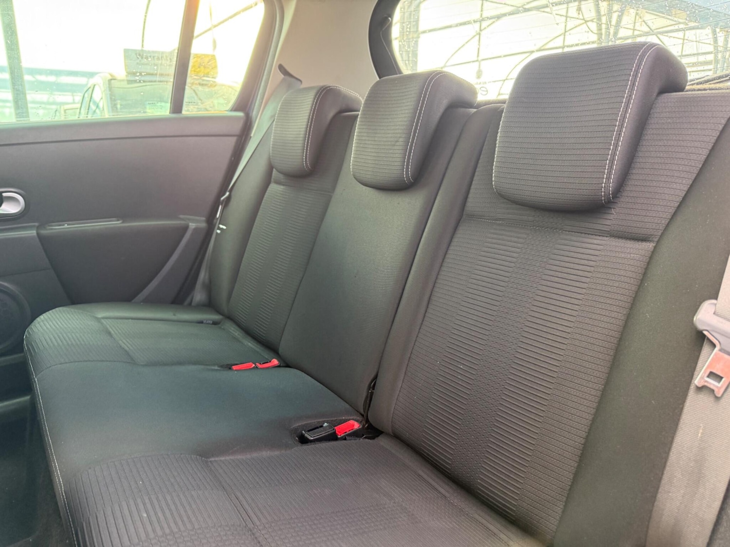 Used Renault Clio 2011 for sale - 76735237: Photo 24