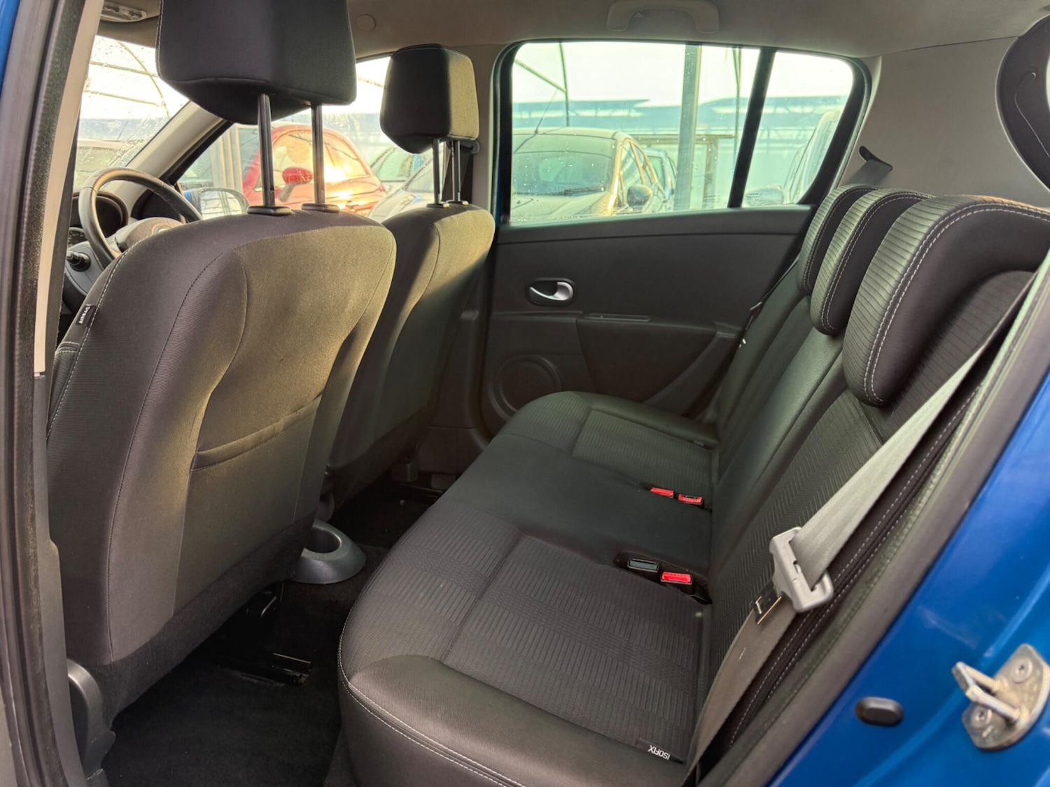 Used Renault Clio 2011 for sale - 76735237: Photo 25