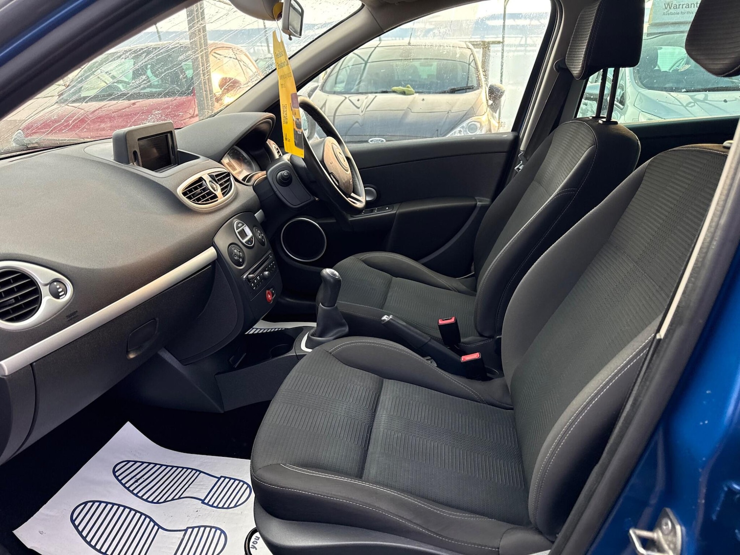 Used Renault Clio 2011 for sale - 76735237: Photo 28