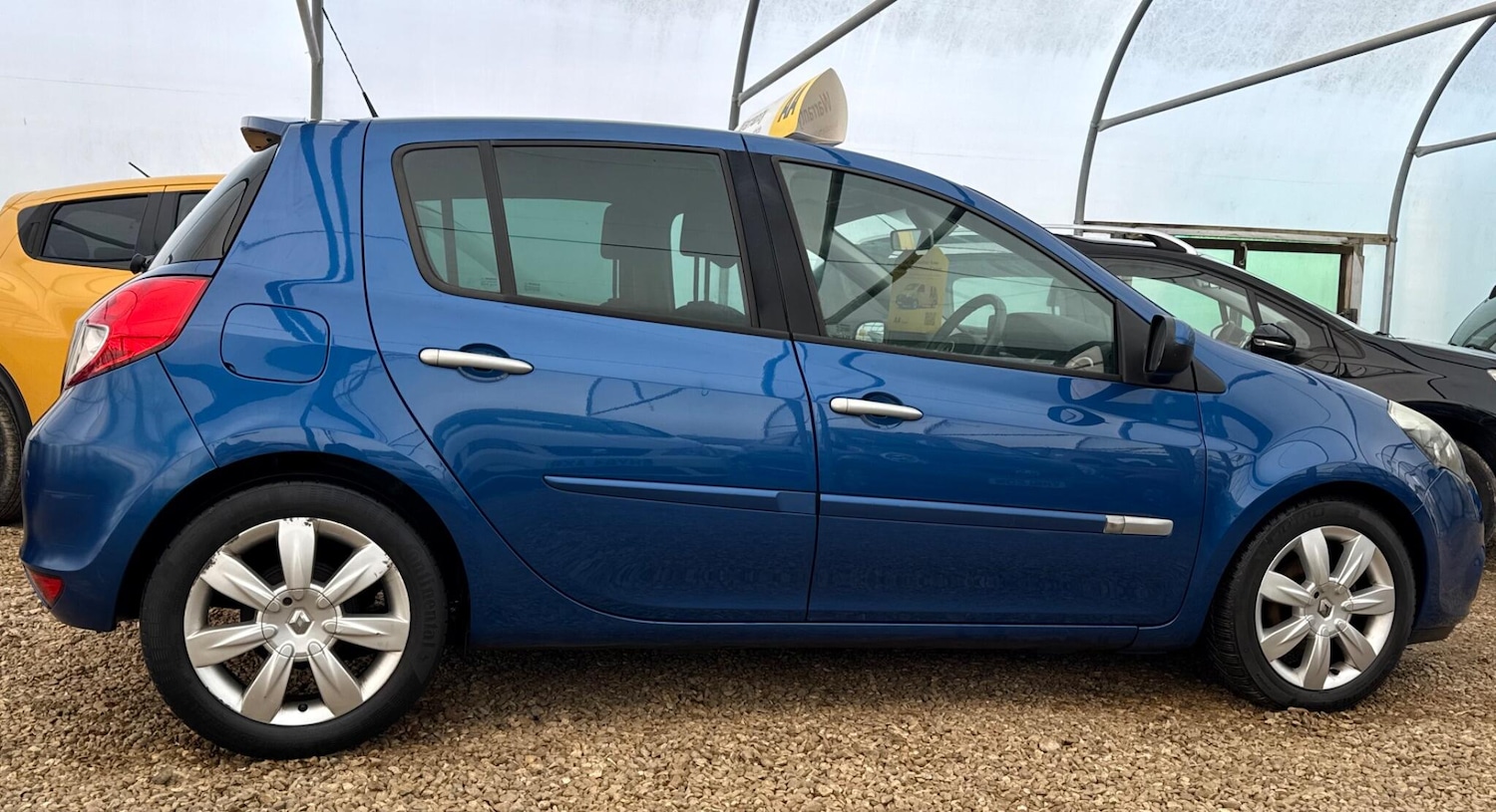 Used Renault Clio 2011 for sale - 76735237: Photo 35