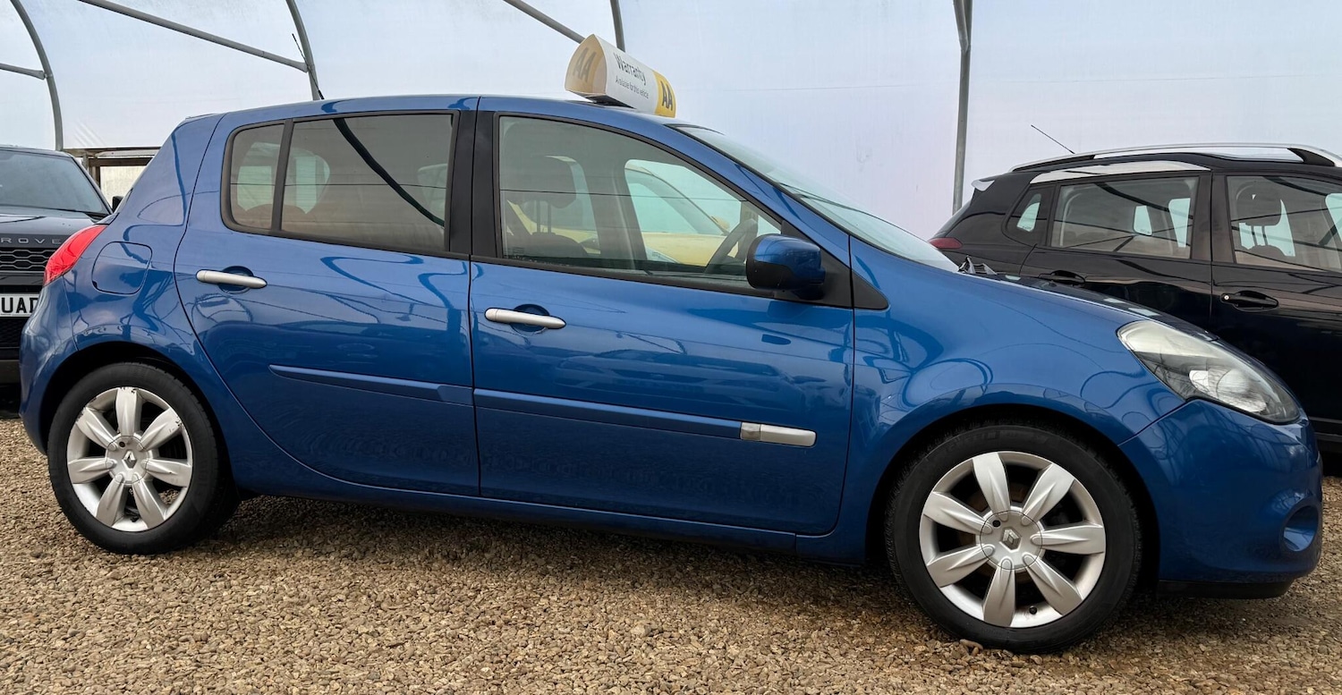 Used Renault Clio 2011 for sale - 76735237: Photo 36