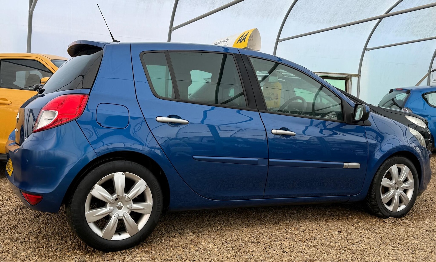 Used Renault Clio 2011 for sale - 76735237: Photo 37