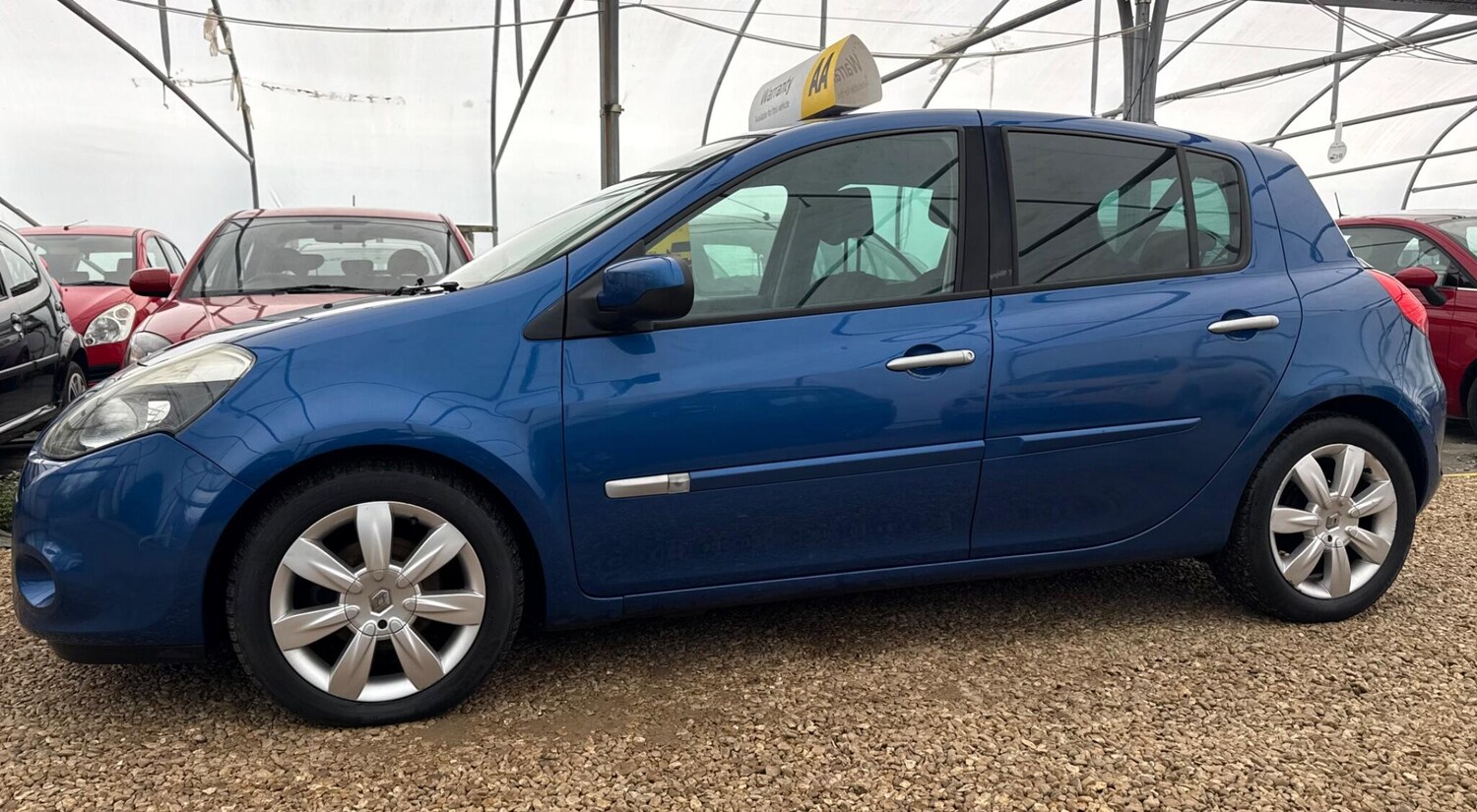 Used Renault Clio 2011 for sale - 76735237: Photo 47