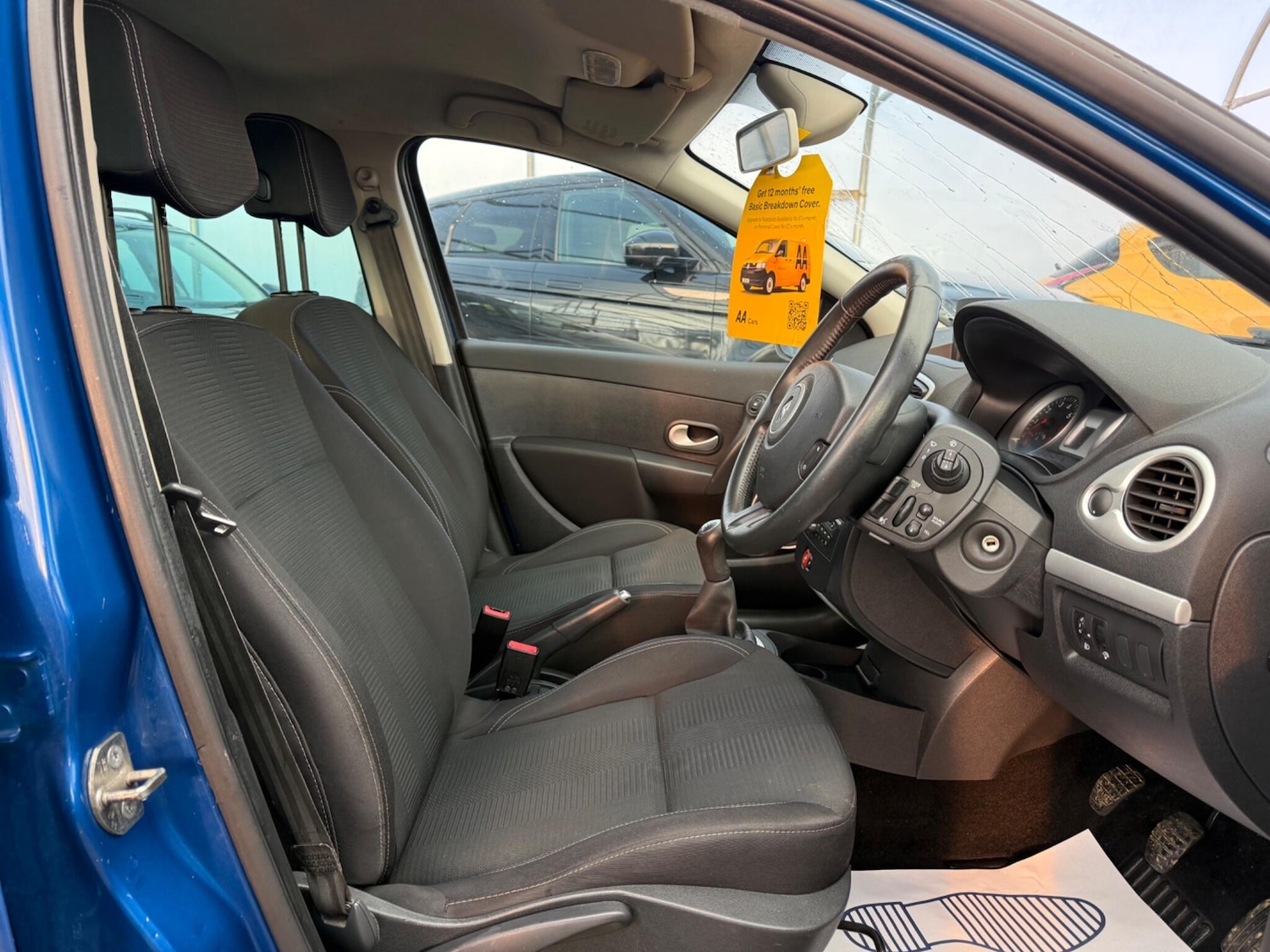 Used Renault Clio 2011 for sale - 76735237: Photo 55