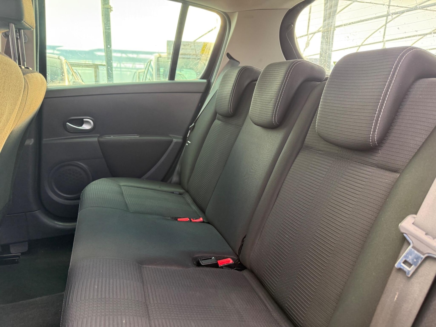 Used Renault Clio 2011 for sale - 76735237: Photo 66