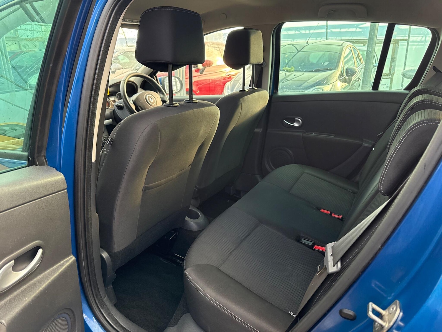 Used Renault Clio 2011 for sale - 76735237: Photo 68