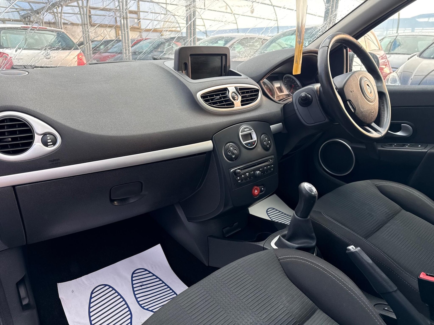 Used Renault Clio 2011 for sale - 76735237: Photo 73