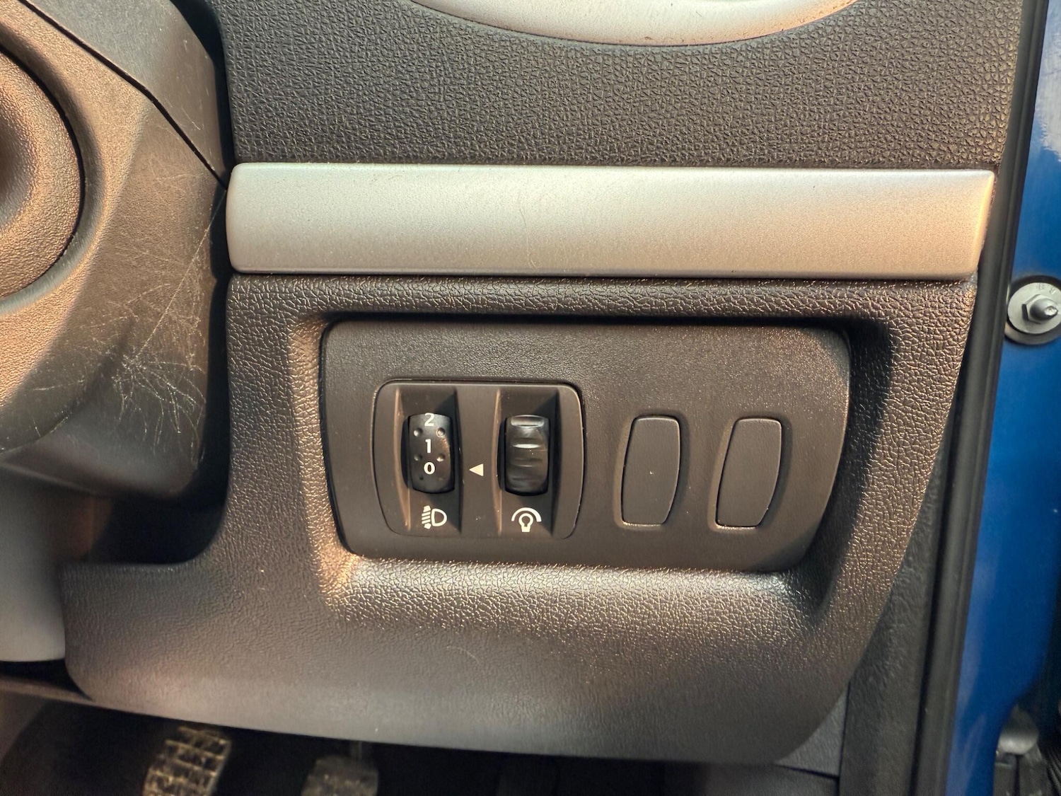 Used Renault Clio 2011 for sale - 76735237: Photo 75