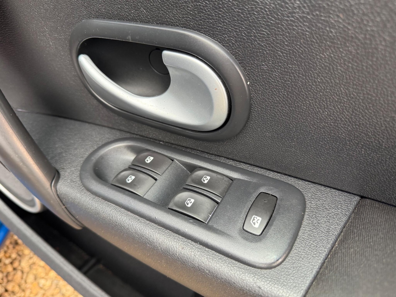 Used Renault Clio 2011 for sale - 76735237: Photo 77