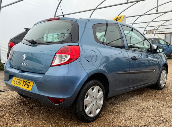 Used Renault Clio 2010 for sale - 76085292: Photo 10
