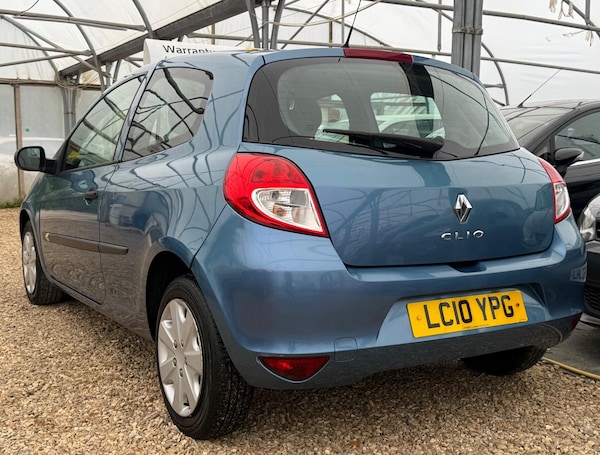 Used Renault Clio 2010 for sale - 76085292: Photo 11