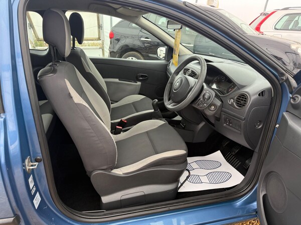 Used Renault Clio 2010 for sale - 76085292: Photo 14