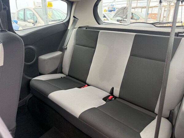 Used Renault Clio 2010 for sale - 76085292: Photo 21