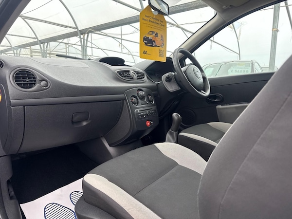 Used Renault Clio 2010 for sale - 76085292: Photo 26