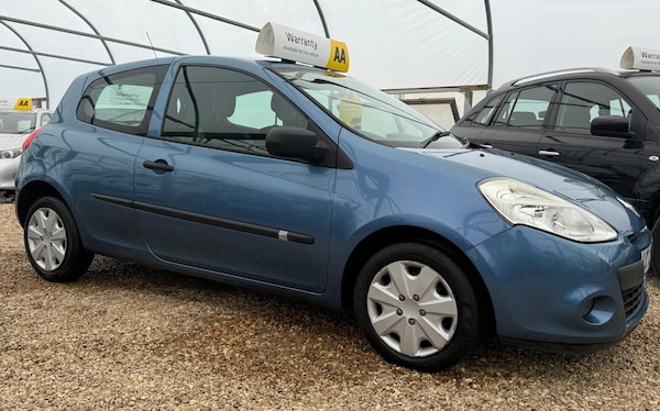 Used Renault Clio 2010 for sale - 76085292: Photo 30