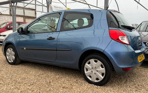 Used Renault Clio 2010 for sale - 76085292: Photo 38