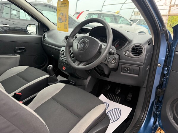 Used Renault Clio 2010 for sale - 76085292: Photo 44