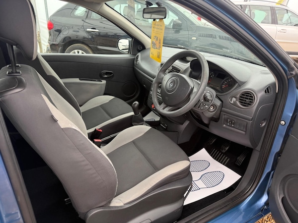 Used Renault Clio 2010 for sale - 76085292: Photo 47