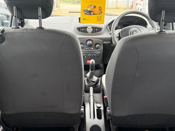 Used Renault Clio 2010 for sale - 76085292: Photo 55
