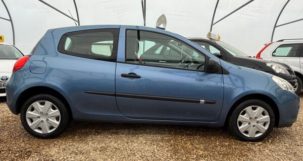 Used Renault Clio 2010 for sale - 76085292: Photo 5