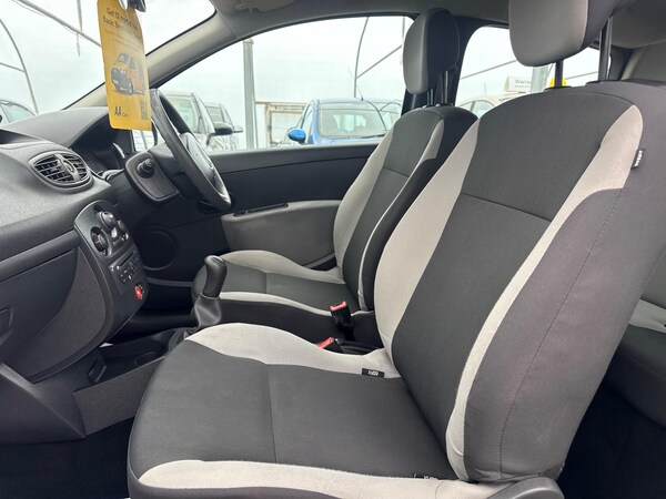 Used Renault Clio 2010 for sale - 76085292: Photo 60