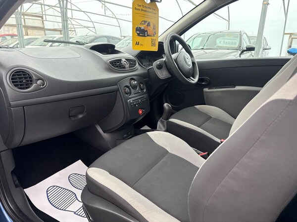 Used Renault Clio 2010 for sale - 76085292: Photo 62