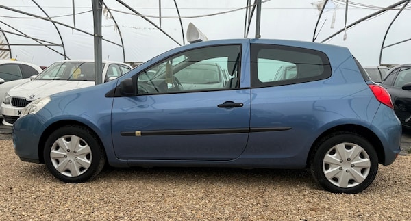 Used Renault Clio 2010 for sale - 76085292: Photo 7