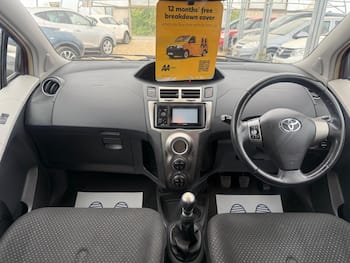 Used Toyota Yaris 2011 for sale - 79657347: Photo