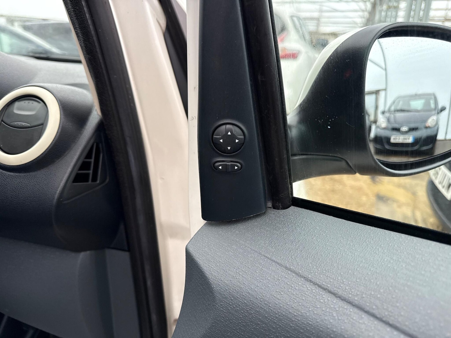 Used Ford Ka 2011 for sale - 76887063: Photo 70