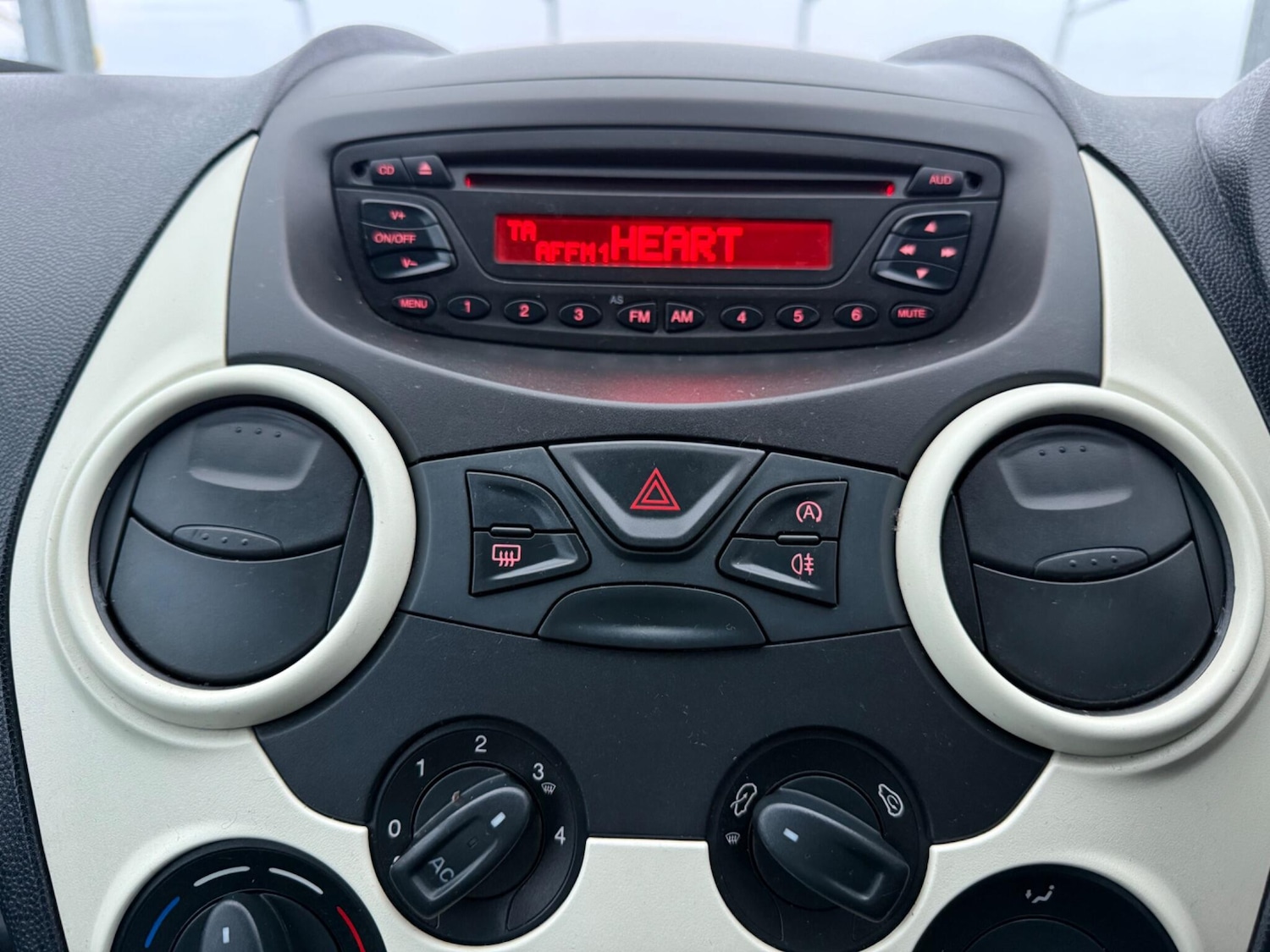 Used Ford Ka 2011 for sale - 76887063: Photo 74