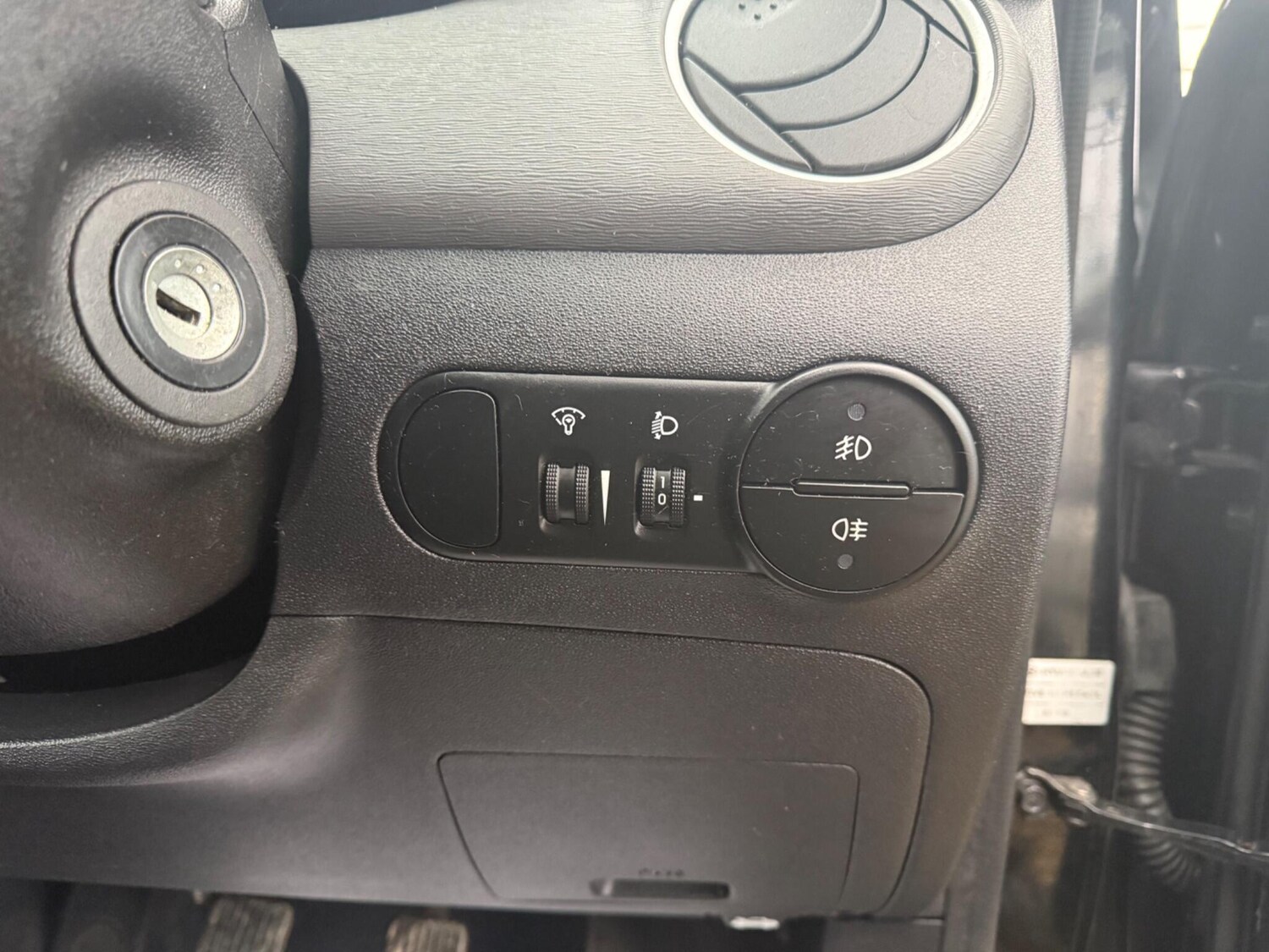 Used Hyundai i10 2013 for sale - 77097429: Photo 71