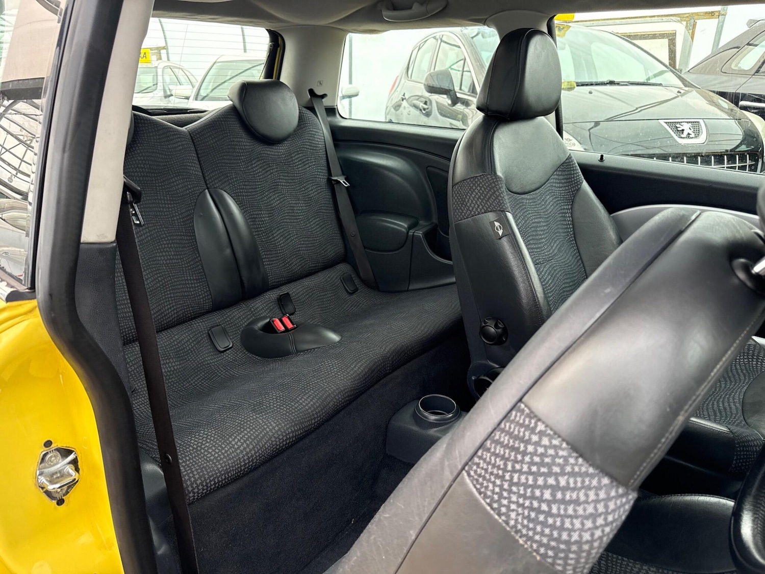 Used MINI Hatch 2002 for sale - 76398711: Photo 17