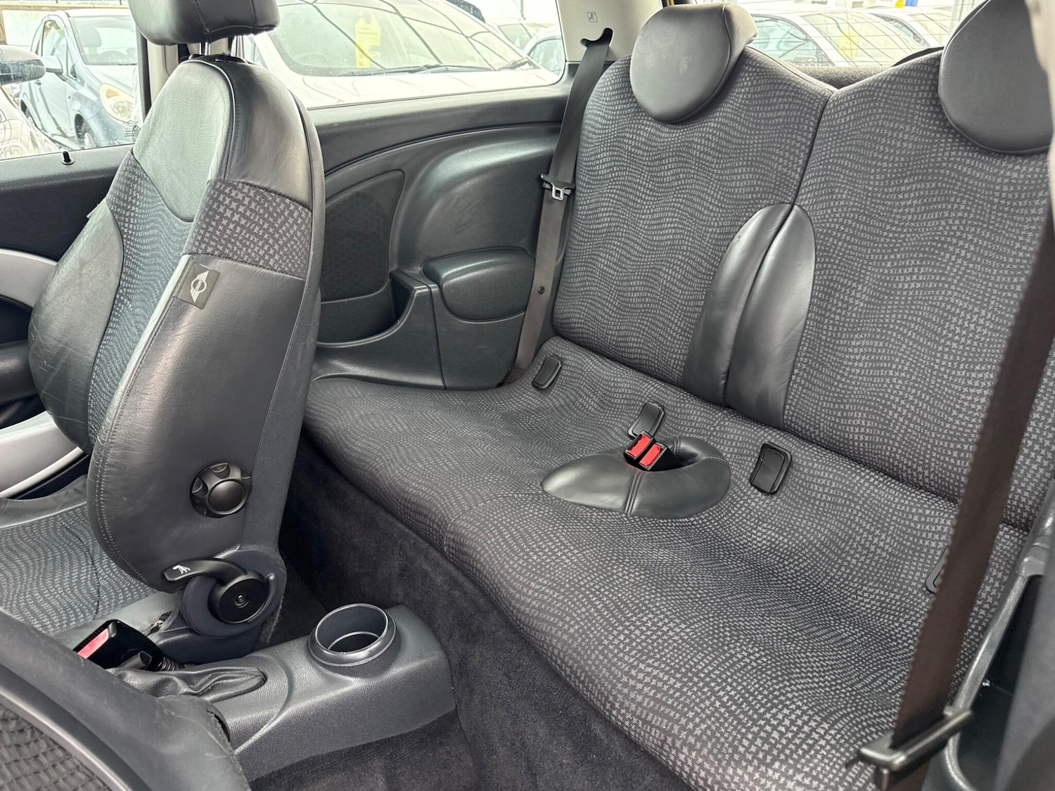 Used MINI Hatch 2002 for sale - 76398711: Photo 23