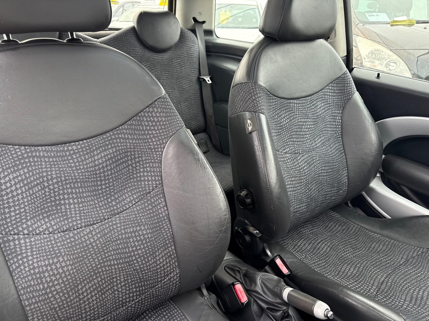 Used MINI Hatch 2002 for sale - 76398711: Photo 54