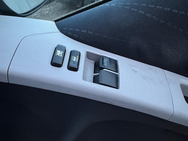 Used Toyota Yaris 2007 for sale - 76214749: Photo 33