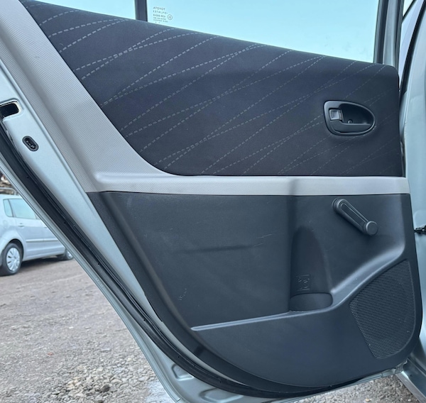Used Toyota Yaris 2007 for sale - 76214749: Photo 44