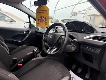 Used Peugeot 208 2014 for sale - 79657449: Photo