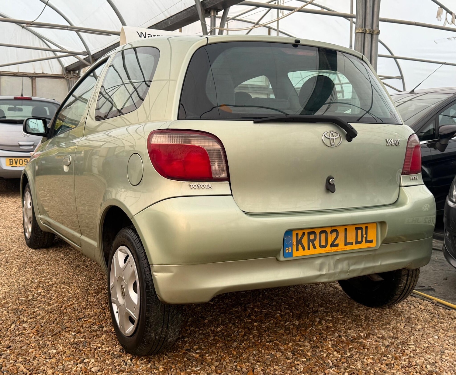 Used Toyota Yaris 2002 for sale - 76138521: Photo 11