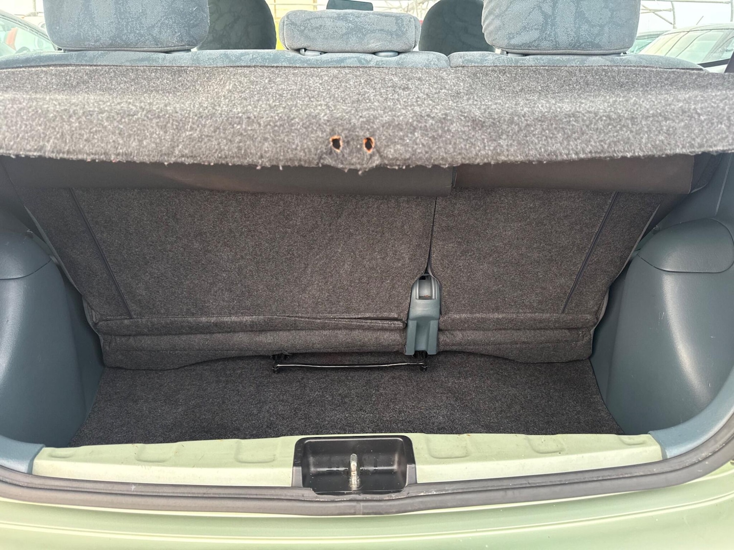 Used Toyota Yaris 2002 for sale - 76138521: Photo 20