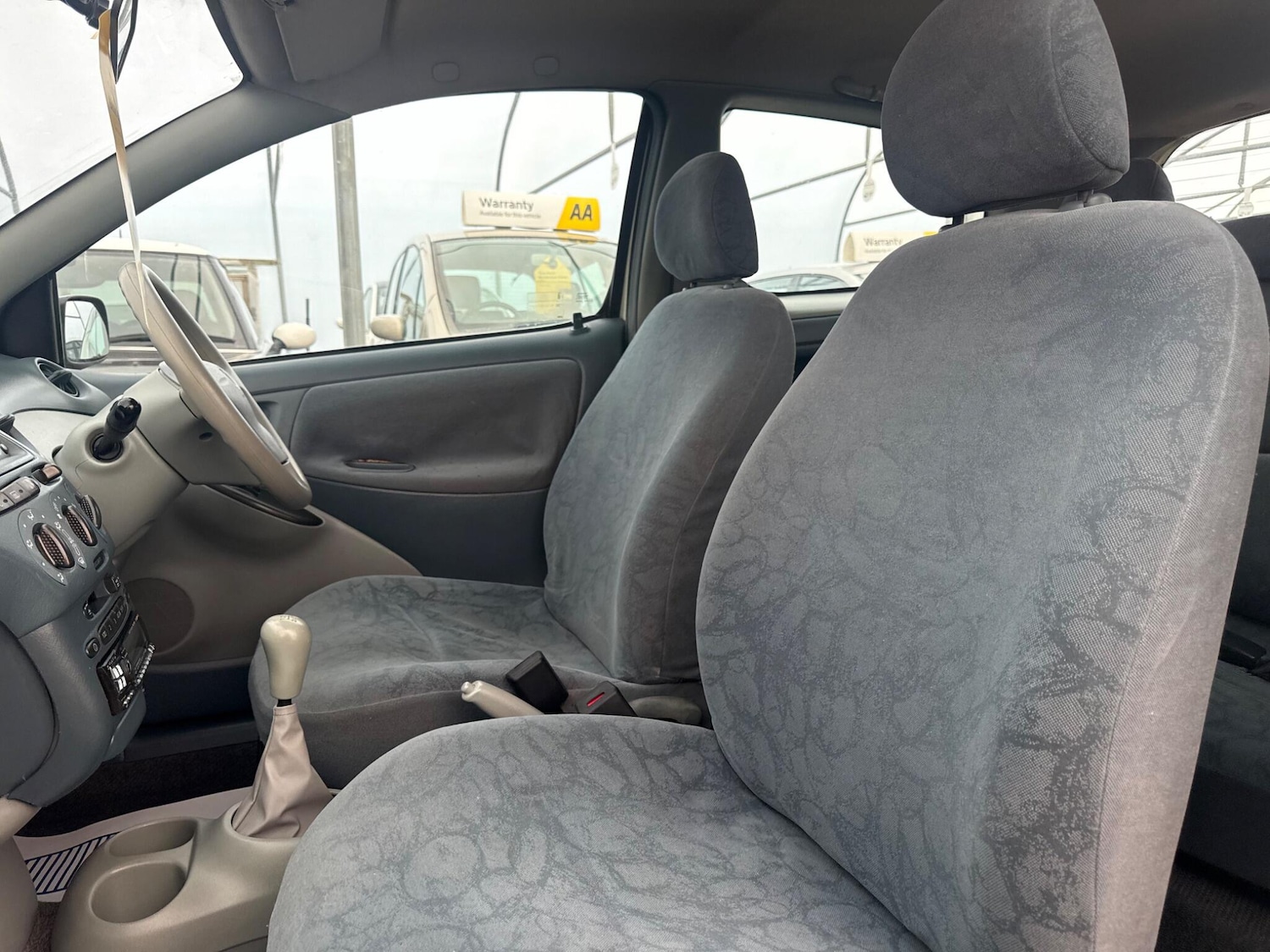 Used Toyota Yaris 2002 for sale - 76138521: Photo 25