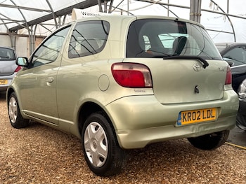 Used Toyota Yaris 2002 for sale - 76138521: Photo 2